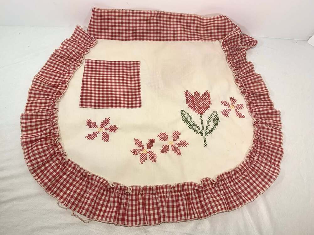 Embroidered Vintage Cottagecore Apron Red White Gingham